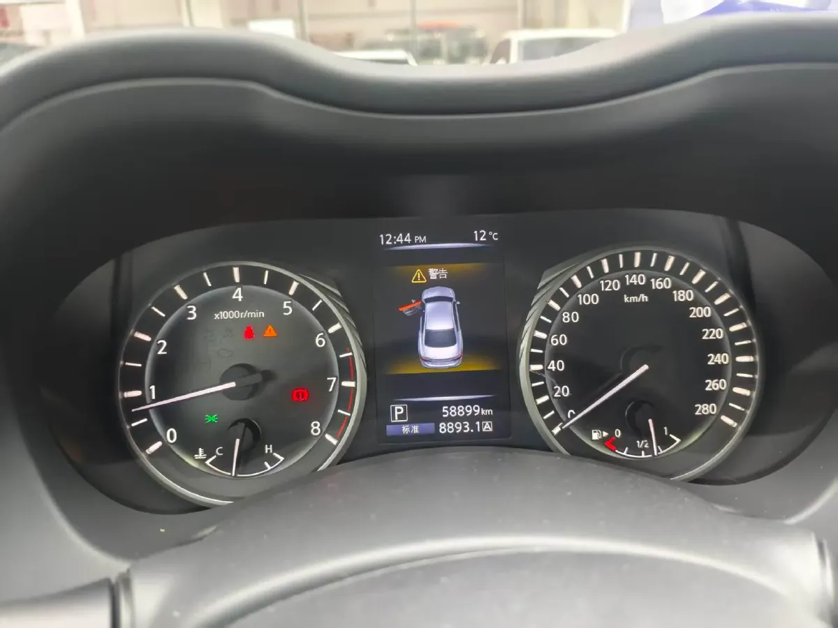 2018 Jeep Grand Commander 2.0T 265HP L4 9AT,autocango,china used car exporter,china ev exporter,chinese used car exporter,chinese used ev exporter