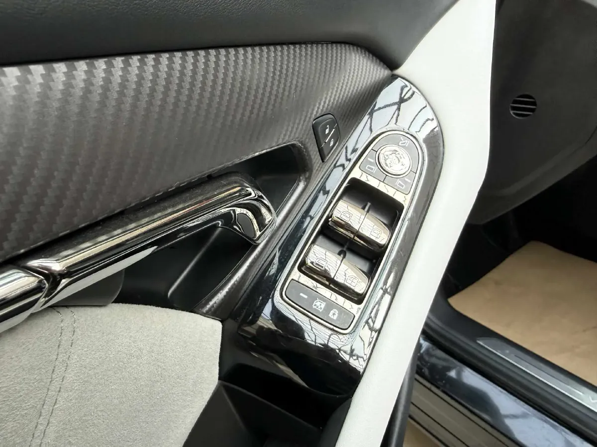 2025 Voyah FREE 1.5T 150HP L4 REEV 43KWH,autocango,china used car exporter,china ev exporter,chinese used car exporter,chinese used ev exporter