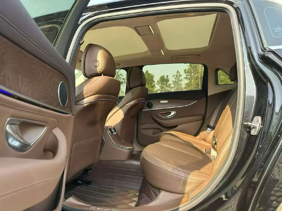 2022 Mercedes-Benz E Class 2.0T 197HP L4 9AT,autocango,china used car exporter,china ev exporter,chinese used car exporter,chinese used ev exporter