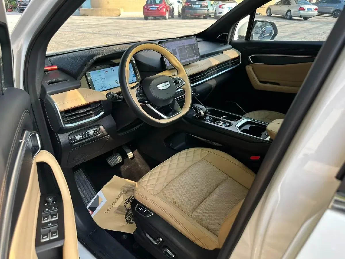 2023 Geely Okavango L 2.0T 218HP L4 7DCT,autocango,china used car exporter,china ev exporter,chinese used car exporter,chinese used ev exporter