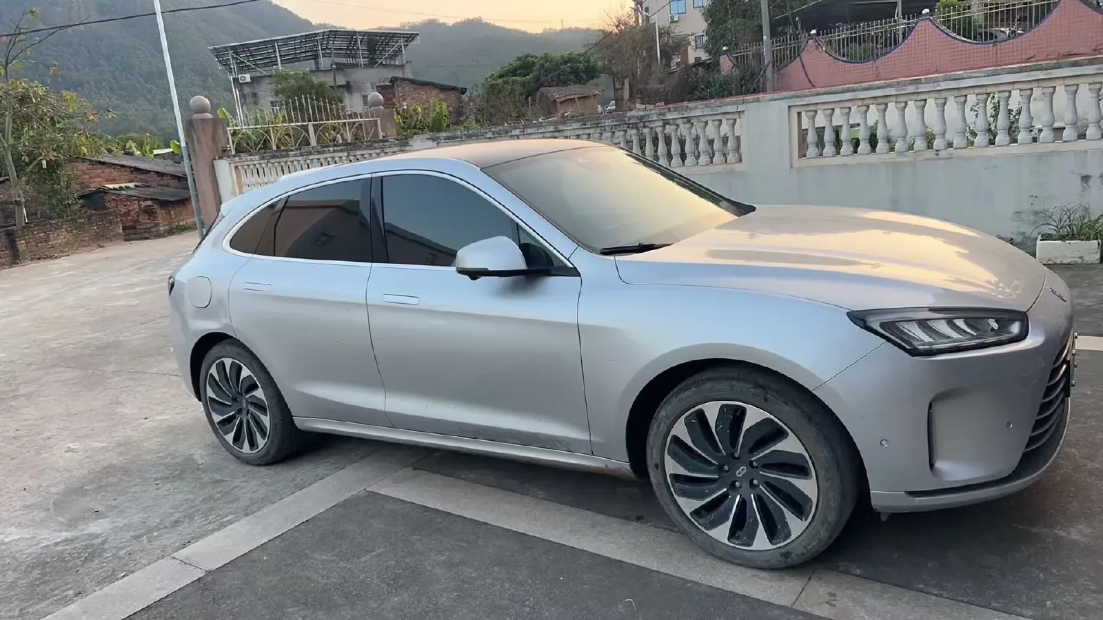 2022 JMC YuHu 7 2.0T 141HP L4 8AT,autocango,china used car exporter,china ev exporter,chinese used car exporter,chinese used ev exporter