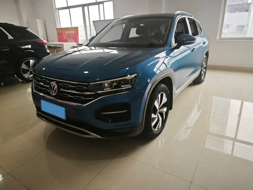 2019 Jeep Cherokee 2.0T 234HP L4 9AT,autocango,china used car exporter,china ev exporter,chinese used car exporter,chinese used ev exporter