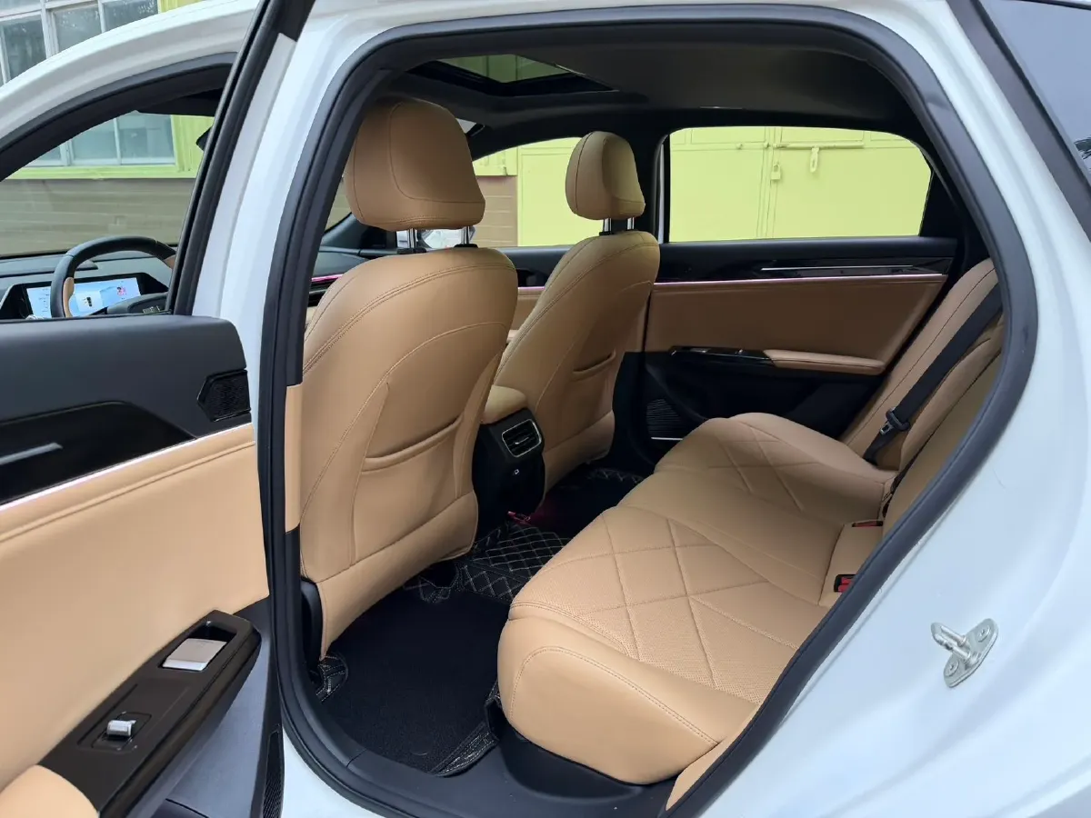 2023 Geely Galaxy L6 1.5T 163HP L4 3DHT PHEV,autocango,china used car exporter,china ev exporter,chinese used car exporter,chinese used ev exporter
