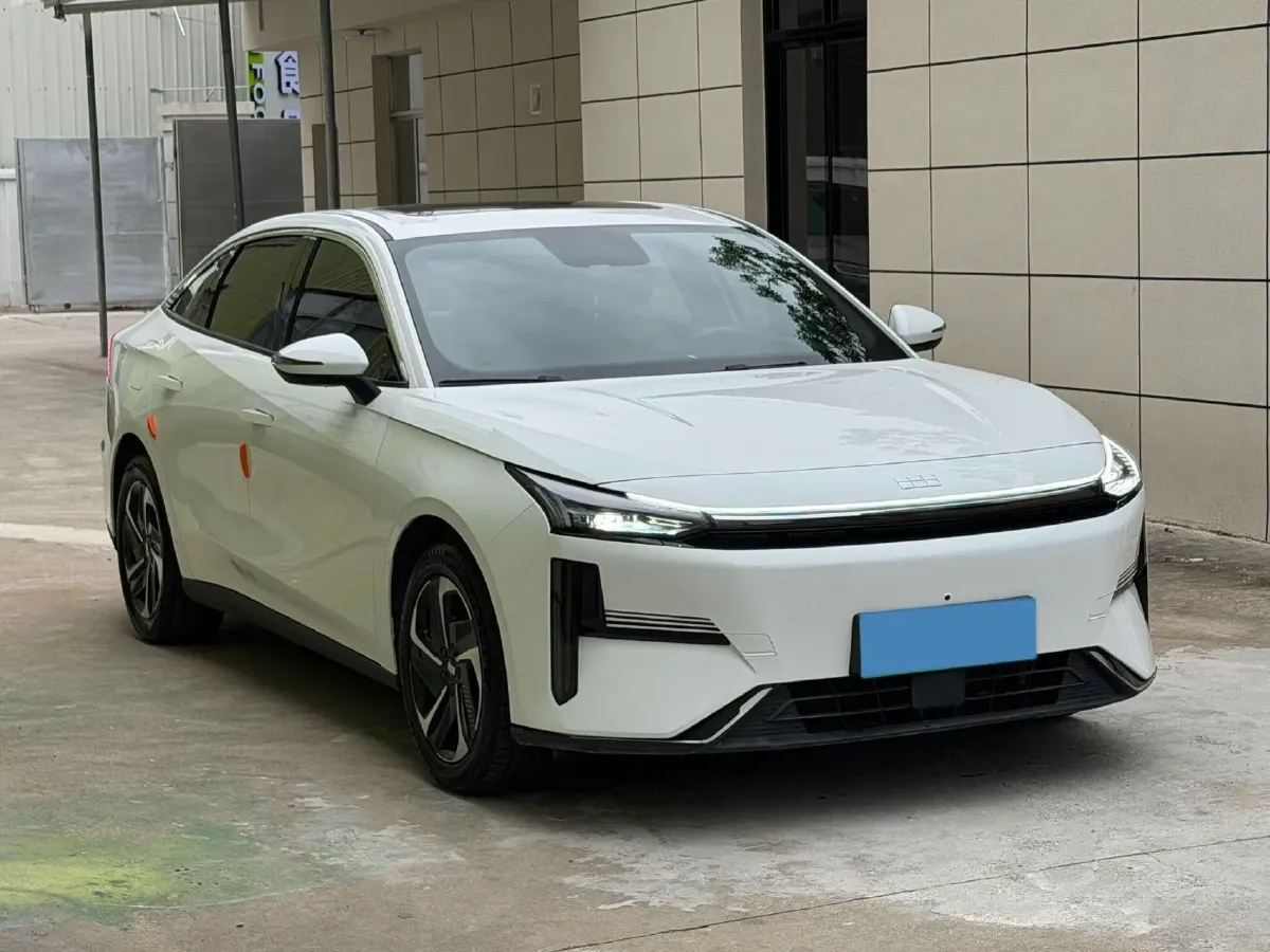 2023 Geely Galaxy L6 1.5T 163HP L4 3DHT PHEV,autocango,china used car exporter,china ev exporter,chinese used car exporter,chinese used ev exporter