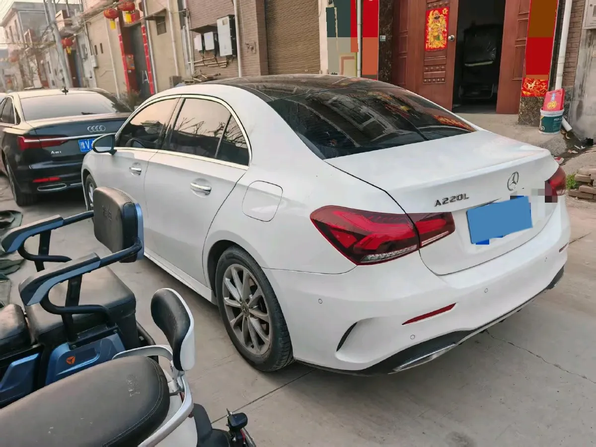 2021 Mercedes-Benz A Class 1.3T 163HP L4 7DCT,autocango,china used car exporter,china ev exporter,chinese used car exporter,chinese used ev exporter