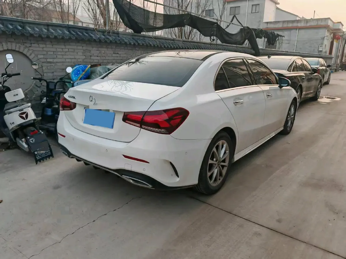 2021 Mercedes-Benz A Class 1.3T 163HP L4 7DCT,autocango,china used car exporter,china ev exporter,chinese used car exporter,chinese used ev exporter