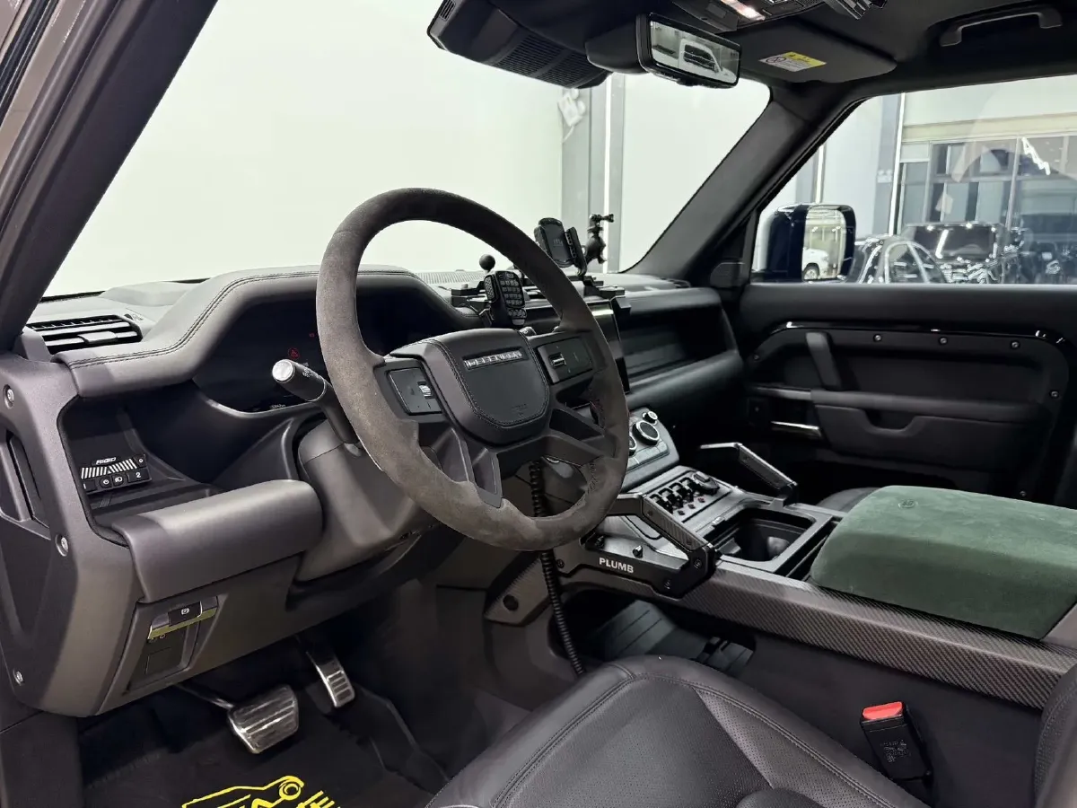 2023 Land Rover Defender 5.0T 525HP V8 8AT,autocango,china used car exporter,china ev exporter,chinese used car exporter,chinese used ev exporter