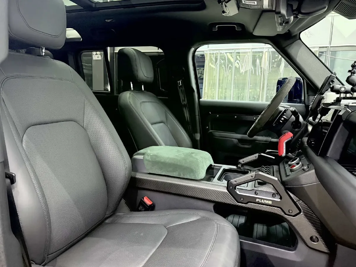 2023 Land Rover Defender 5.0T 525HP V8 8AT,autocango,china used car exporter,china ev exporter,chinese used car exporter,chinese used ev exporter