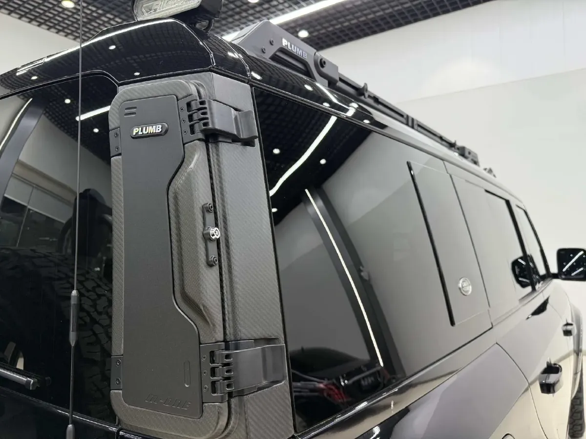 2023 Land Rover Defender 5.0T 525HP V8 8AT,autocango,china used car exporter,china ev exporter,chinese used car exporter,chinese used ev exporter