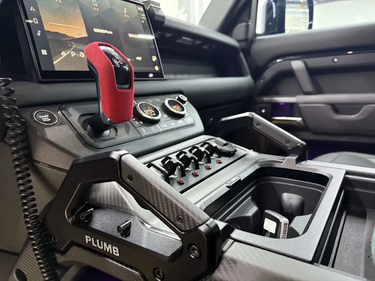 2023 Land Rover Defender 5.0T 525HP V8 8AT,autocango,china used car exporter,china ev exporter,chinese used car exporter,chinese used ev exporter