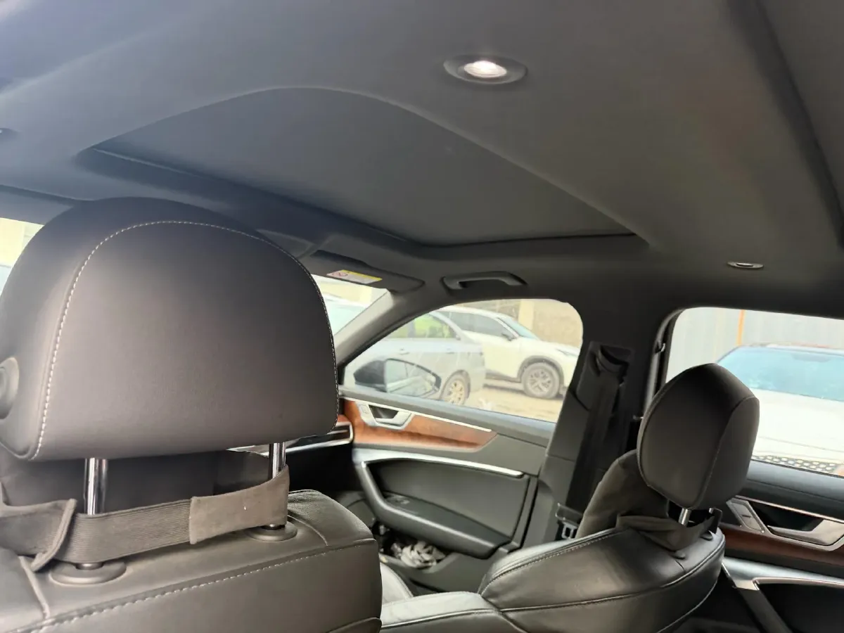 2023 Audi A6L 2.0T 245HP L4 7DCT,autocango,china used car exporter,china ev exporter,chinese used car exporter,chinese used ev exporter