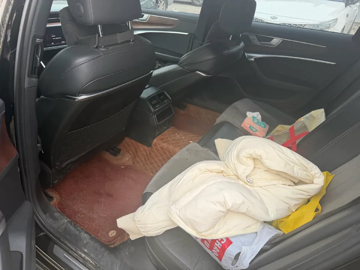 2023 Audi A6L 2.0T 245HP L4 7DCT,autocango,china used car exporter,china ev exporter,chinese used car exporter,chinese used ev exporter