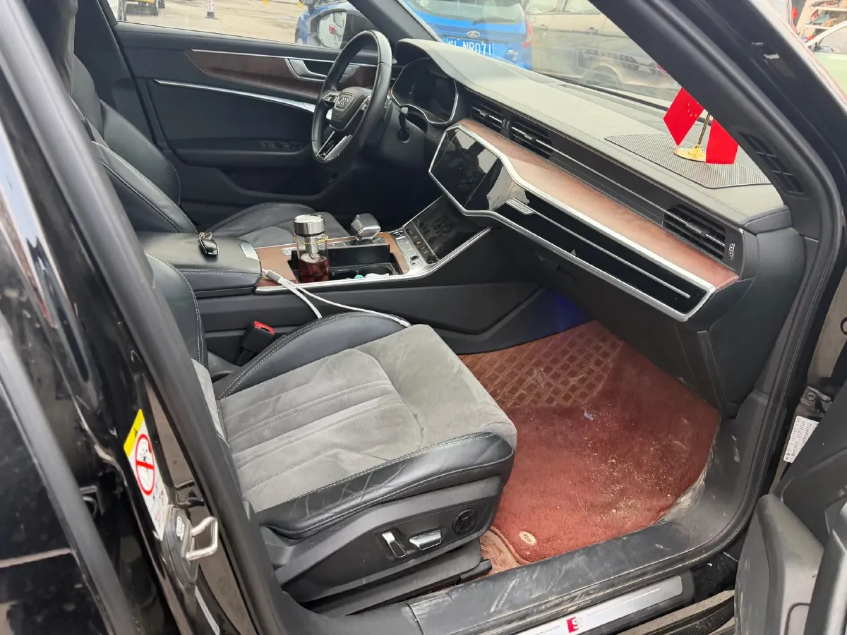 2023 Audi A6L 2.0T 245HP L4 7DCT,autocango,china used car exporter,china ev exporter,chinese used car exporter,chinese used ev exporter