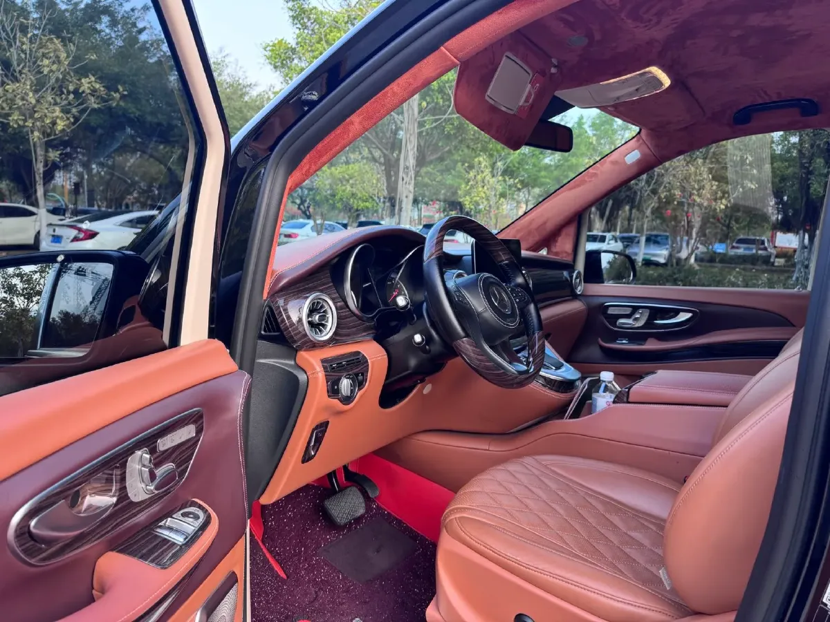 2021 Mercedes-Benz V Class 2.0T 211HP L4 9AT,autocango,china used car exporter,china ev exporter,chinese used car exporter,chinese used ev exporter