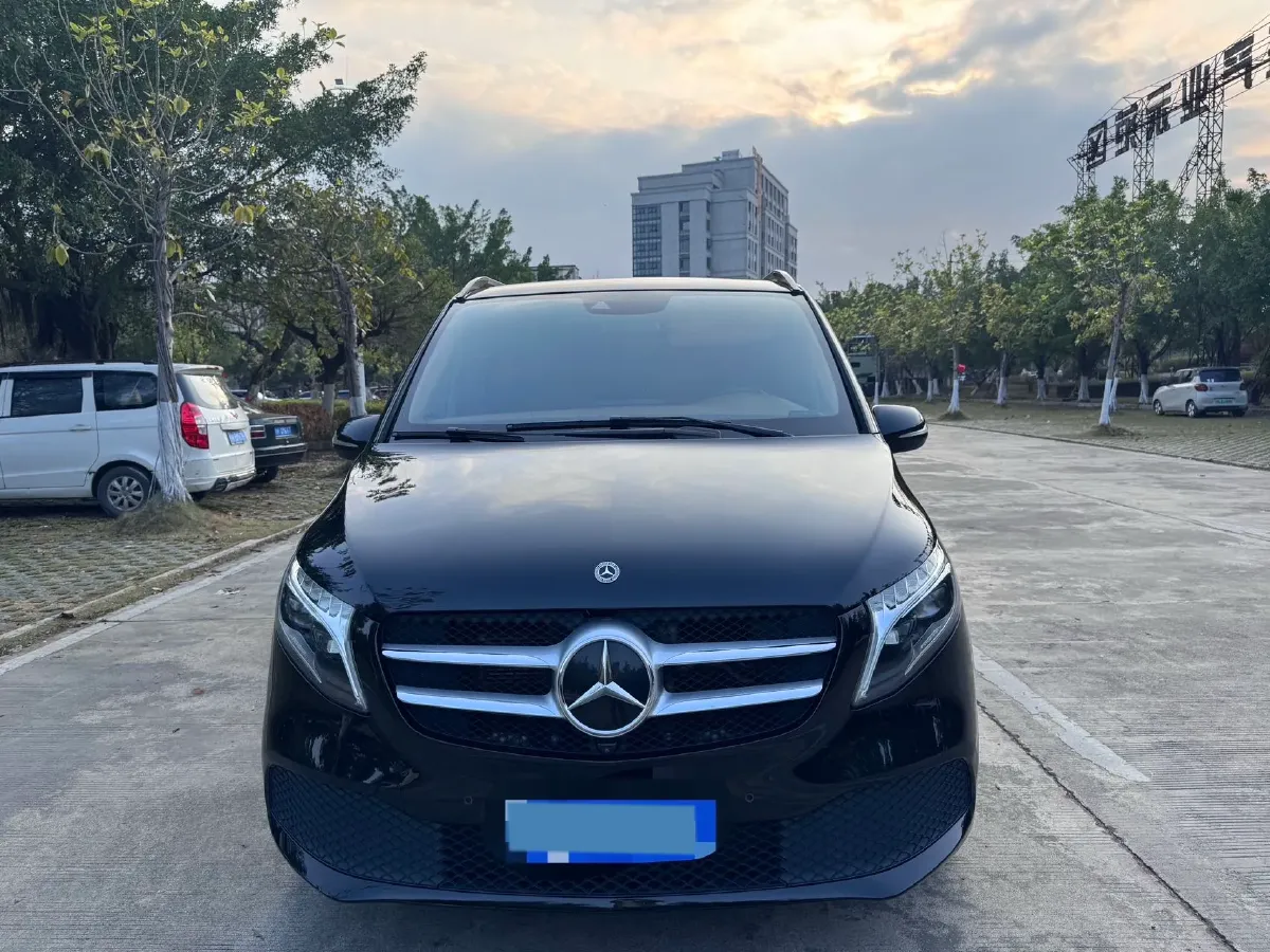 2021 Mercedes-Benz V Class 2.0T 211HP L4 9AT,autocango,china used car exporter,china ev exporter,chinese used car exporter,chinese used ev exporter