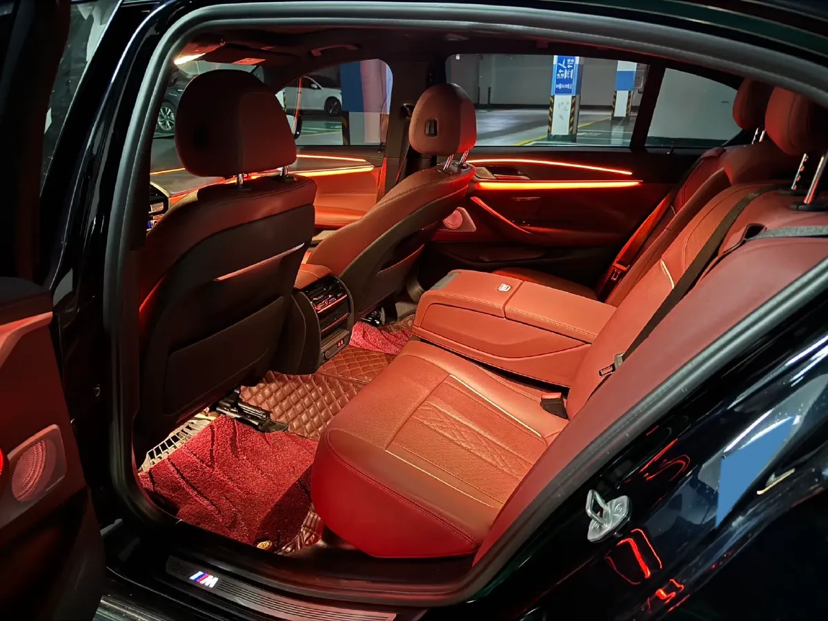 2022 BMW 5 Series 2.0T 252HP L4 8AT,autocango,china used car exporter,china ev exporter,chinese used car exporter,chinese used ev exporter