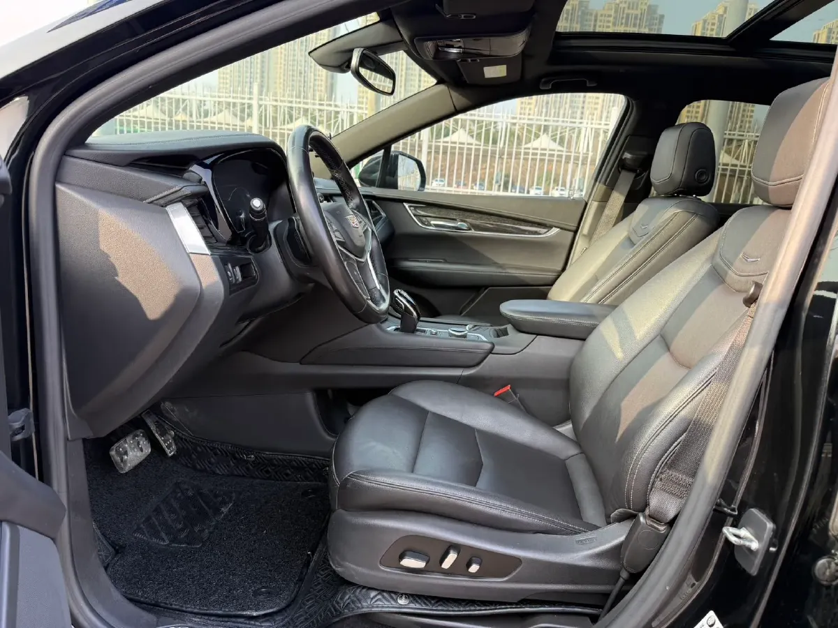 2021 Cadillac XT5 2.0T 237HP L4 9AT,autocango,china used car exporter,china ev exporter,chinese used car exporter,chinese used ev exporter