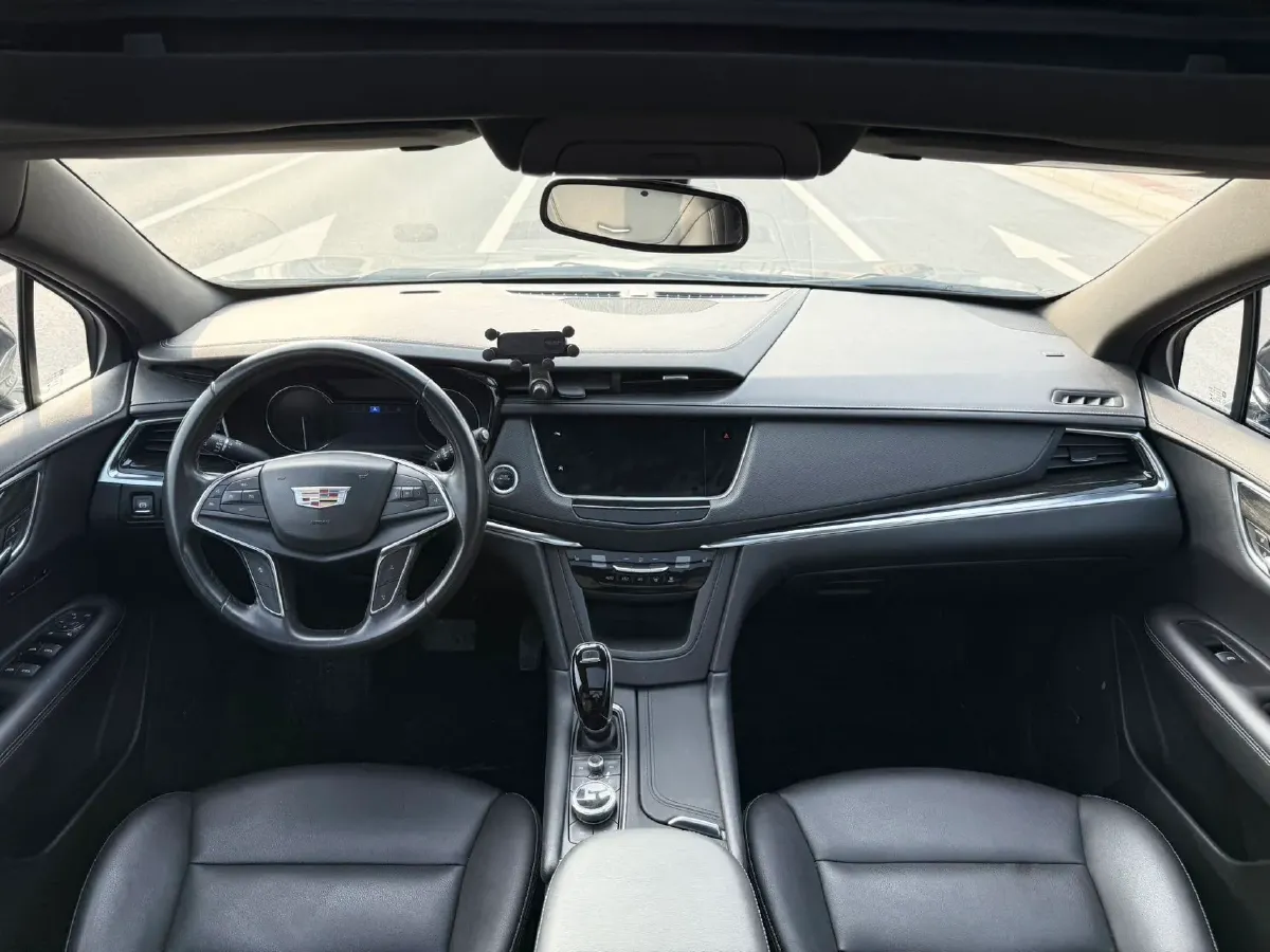 2021 Cadillac XT5 2.0T 237HP L4 9AT,autocango,china used car exporter,china ev exporter,chinese used car exporter,chinese used ev exporter