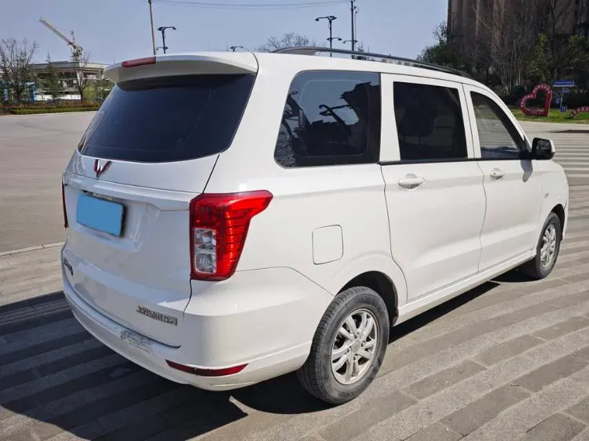 2019 WuLing HongGuang 1.5L 99HP L4 6MT,autocango,china used car exporter,china ev exporter,chinese used car exporter,chinese used ev exporter
