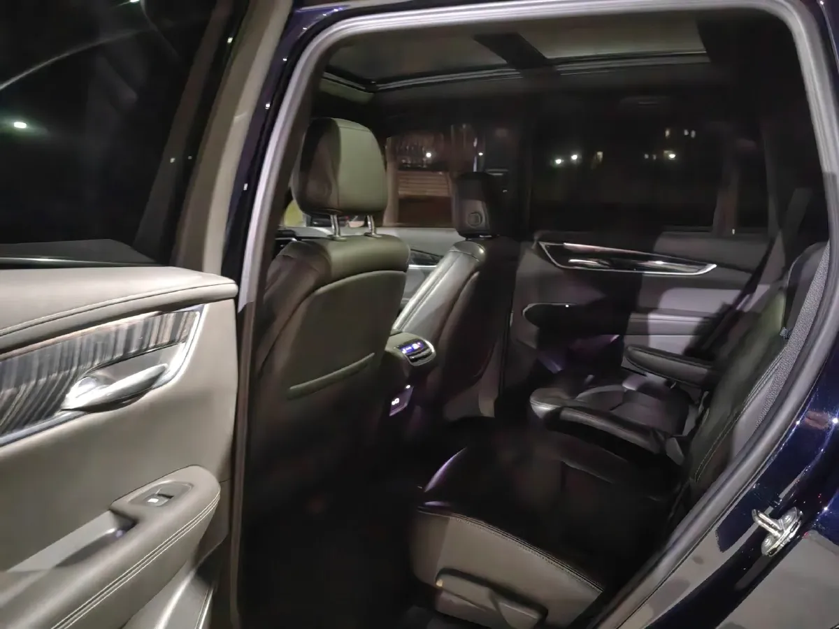 2022 Cadillac XT6 2.0T 237HP L4 9AT,autocango,china used car exporter,china ev exporter,chinese used car exporter,chinese used ev exporter