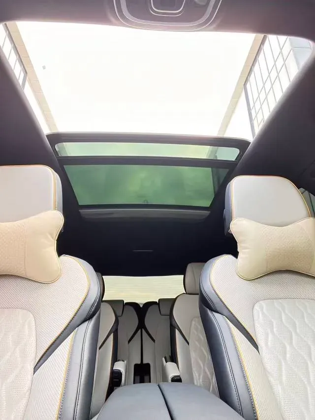 2022 Jeep Grand Commander 2.0T 265HP L4 9AT,autocango,china used car exporter,china ev exporter,chinese used car exporter,chinese used ev exporter