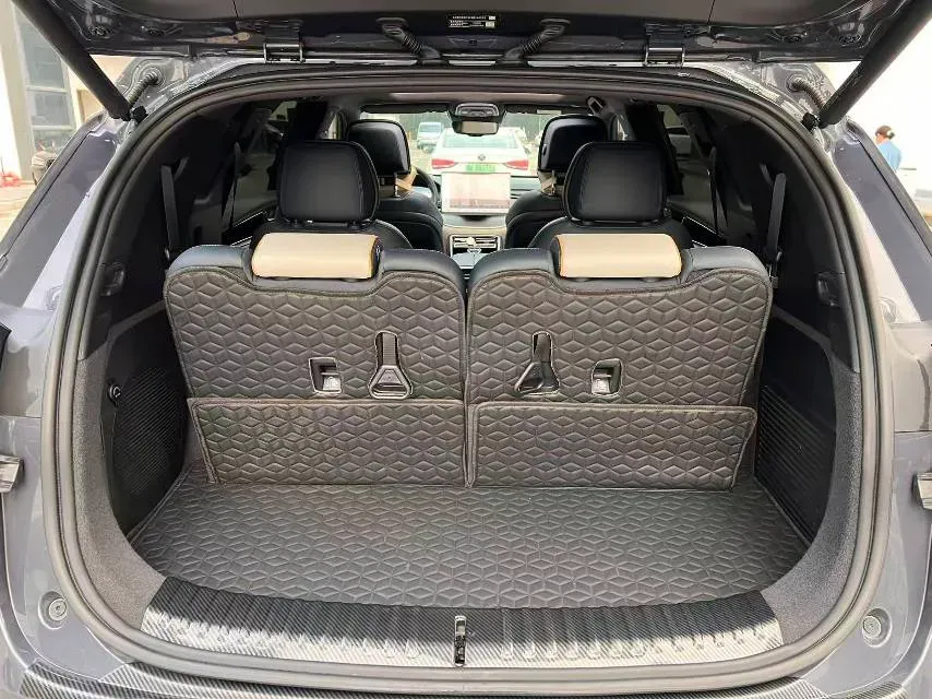2022 Jeep Grand Commander 2.0T 265HP L4 9AT,autocango,china used car exporter,china ev exporter,chinese used car exporter,chinese used ev exporter