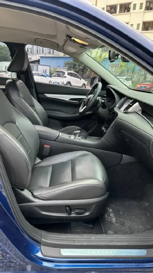 2018 Infiniti QX30 2.0T 211HP L4 7DCT,autocango,china used car exporter,china ev exporter,chinese used car exporter,chinese used ev exporter