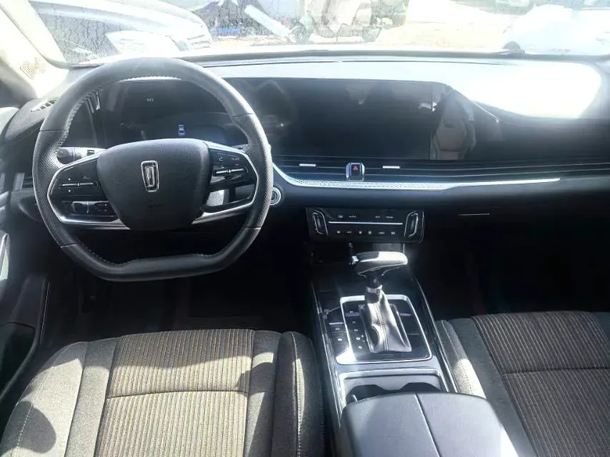 2023 Bestune B70 1.5T 169HP L4 7DCT,autocango,china used car exporter,china ev exporter,chinese used car exporter,chinese used ev exporter