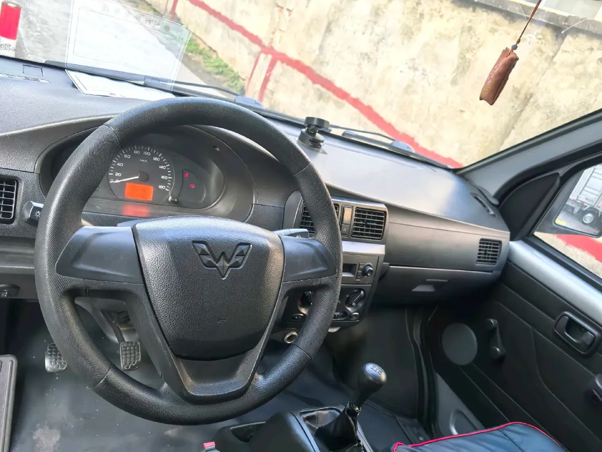 2021 WuLing RongGuang Mini Truck 1.5L 99HP L4 5MT,autocango,china used car exporter,china ev exporter,chinese used car exporter,chinese used ev exporter