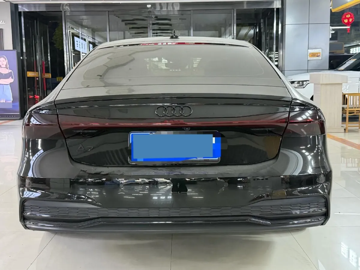 2022 Audi A7 2.0T 245HP L4 7DCT,autocango,china used car exporter,china ev exporter,chinese used car exporter,chinese used ev exporter