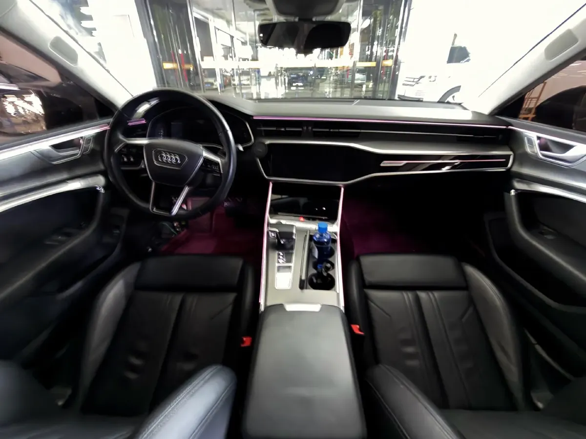 2022 Audi A7 2.0T 245HP L4 7DCT,autocango,china used car exporter,china ev exporter,chinese used car exporter,chinese used ev exporter