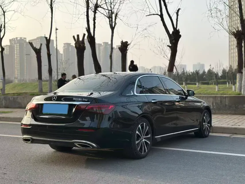 2022 Mercedes-Benz E Class 2.0T 211HP L4 9AT PHEV 25.4KWH,autocango,china used car exporter,china ev exporter,chinese used car exporter,chinese used ev exporter