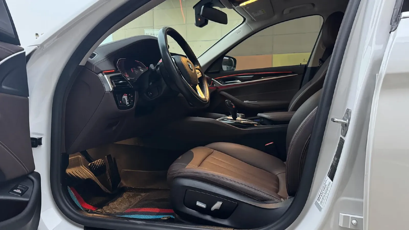 2020 BMW 5 Series 2.0T 184HP L4 8AT,autocango,china used car exporter,china ev exporter,chinese used car exporter,chinese used ev exporter