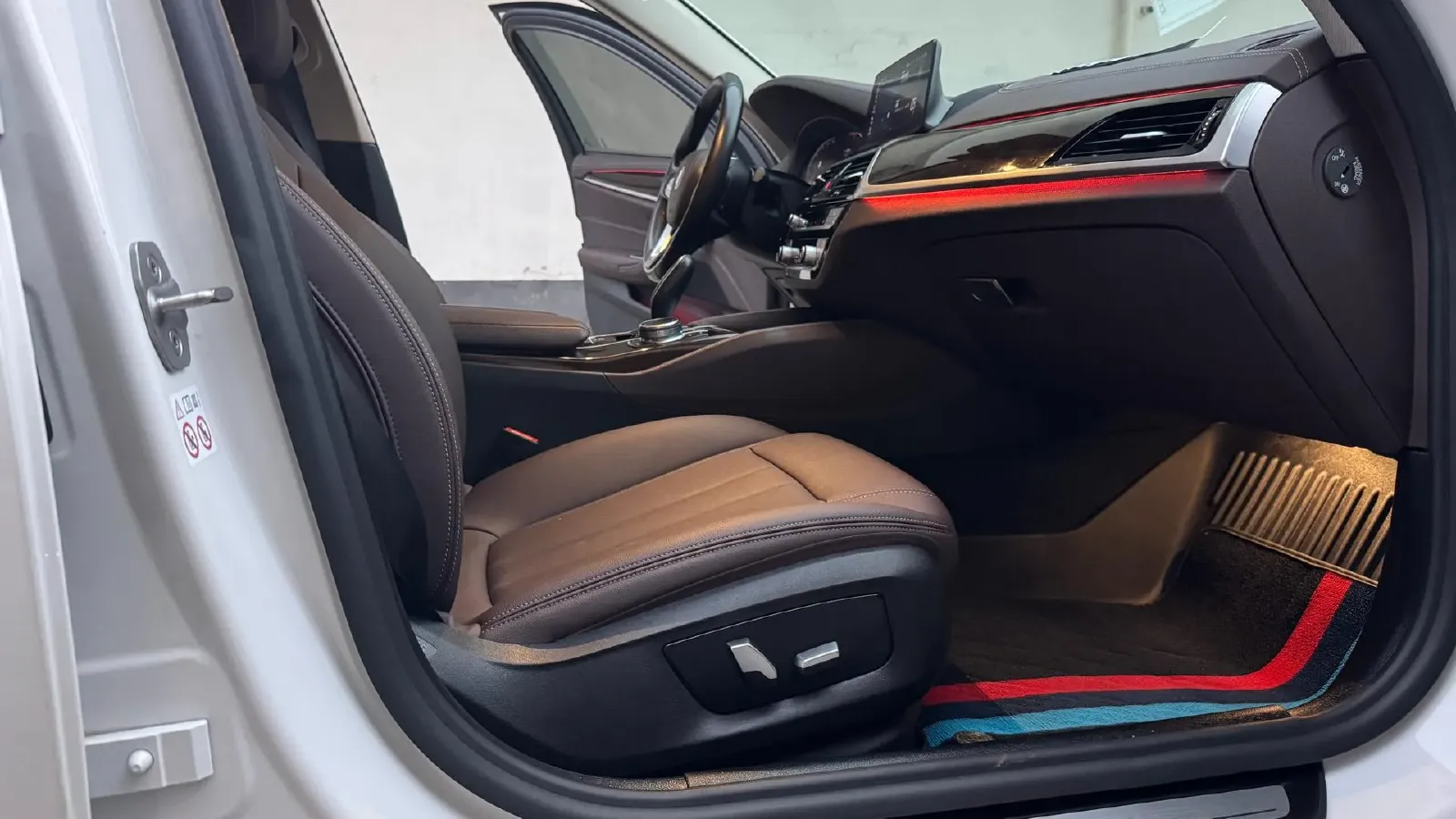 2020 BMW 5 Series 2.0T 184HP L4 8AT,autocango,china used car exporter,china ev exporter,chinese used car exporter,chinese used ev exporter