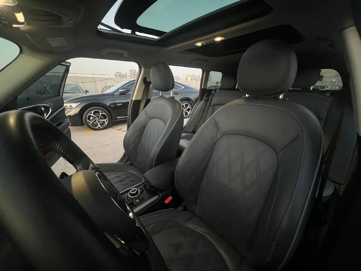 2022 MINI CLUBMAN 2.0T 192HP L4 7DCT,autocango,china used car exporter,china ev exporter,chinese used car exporter,chinese used ev exporter