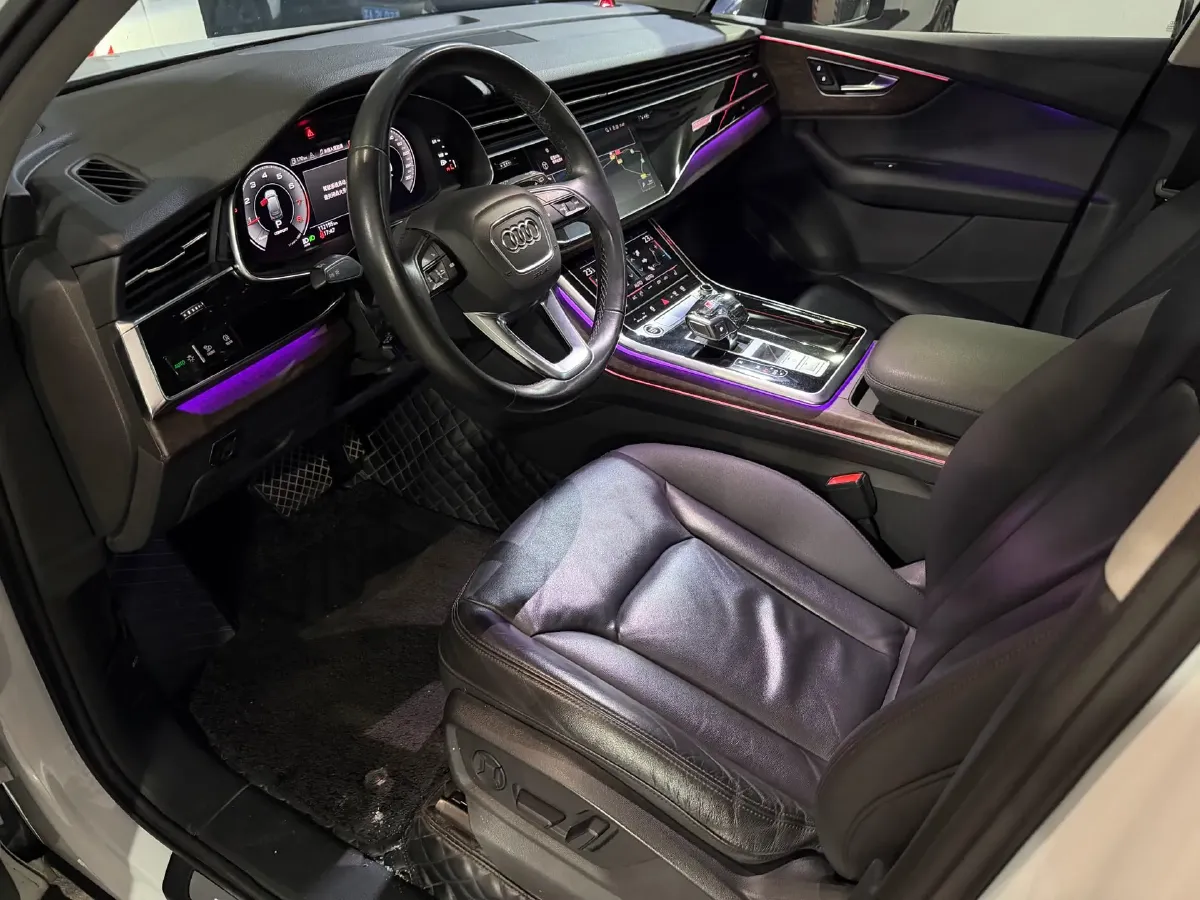 2021 Audi Q7 2.0T 245HP L4 8AT,autocango,china used car exporter,china ev exporter,chinese used car exporter,chinese used ev exporter