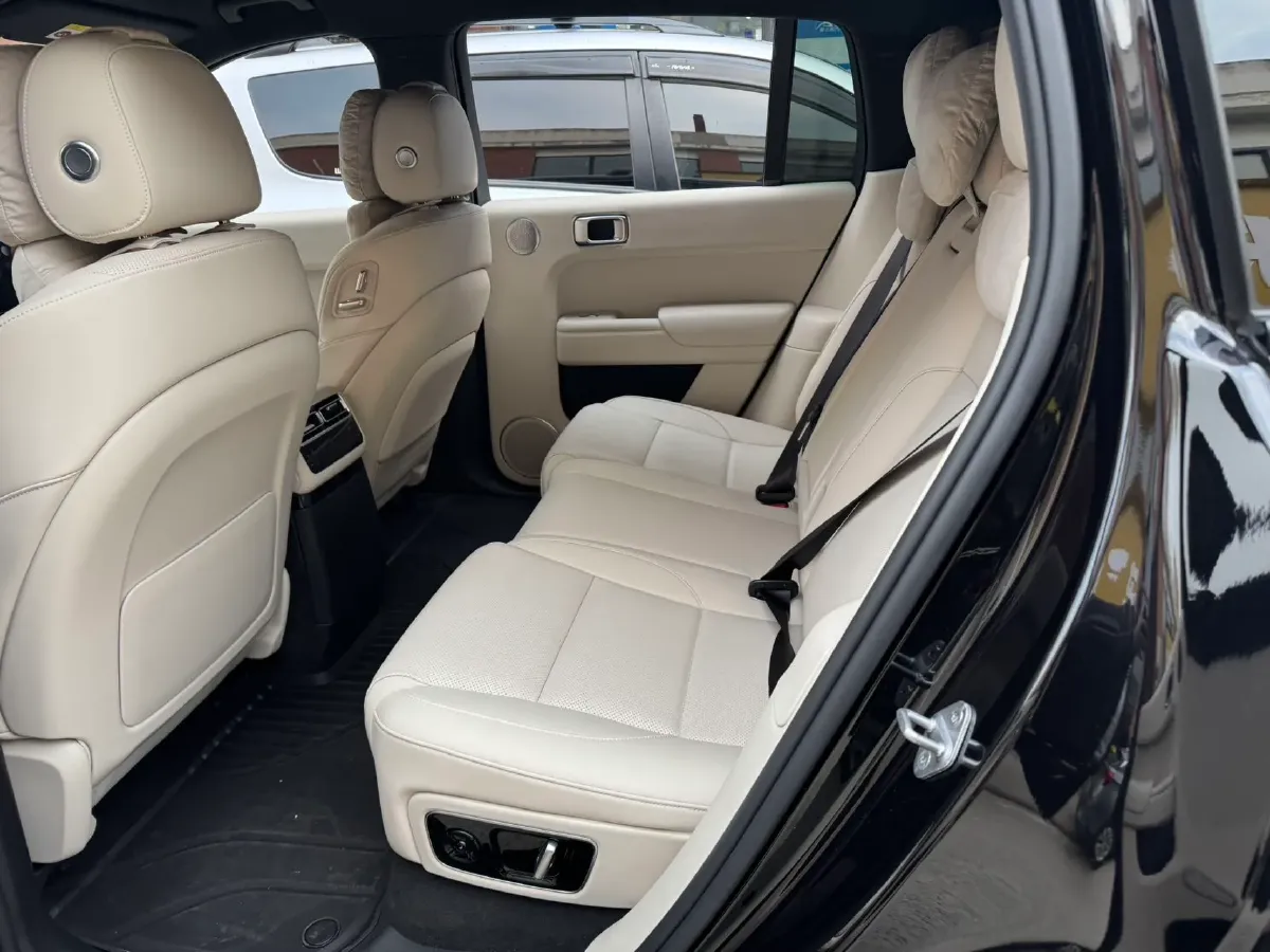 2024 Li L8 Range Extended 154HP REEV 42.8KWH,autocango,china used car exporter,china ev exporter,chinese used car exporter,chinese used ev exporter