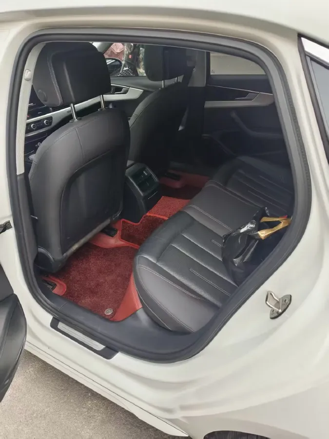 2020 Audi A4L 2.0T 190HP L4 7DCT,autocango,china used car exporter,china ev exporter,chinese used car exporter,chinese used ev exporter