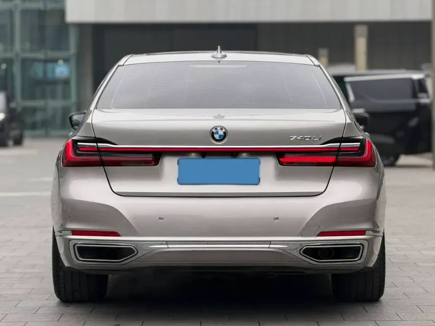 2019 BMW 7 Series 3.0T 340HP L6 8AT,autocango,china used car exporter,china ev exporter,chinese used car exporter,chinese used ev exporter