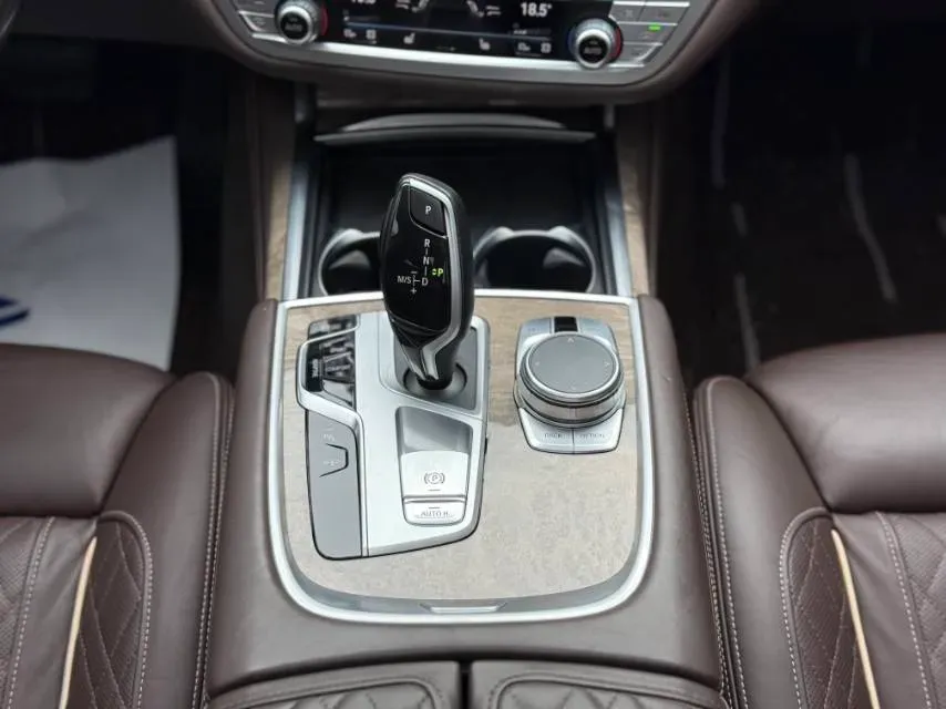 2019 BMW 7 Series 3.0T 340HP L6 8AT,autocango,china used car exporter,china ev exporter,chinese used car exporter,chinese used ev exporter