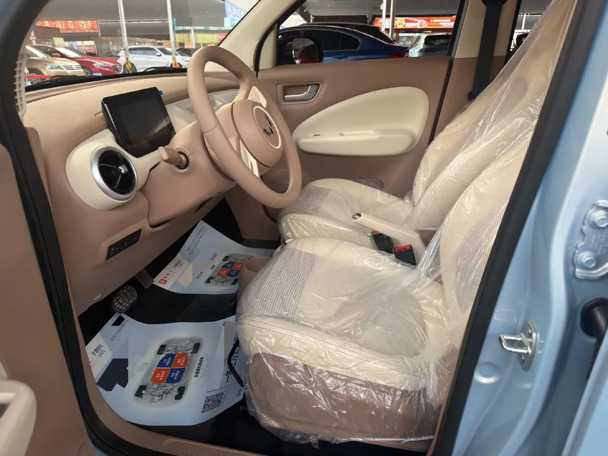 2025 WuLing HongGuang MINI EV BEV 16.2KWH,autocango,china used car exporter,china ev exporter,chinese used car exporter,chinese used ev exporter