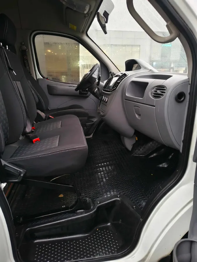 2020 MAXUS XinTu V80 2.5T 136HP L4 6MT,autocango,china used car exporter,china ev exporter,chinese used car exporter,chinese used ev exporter