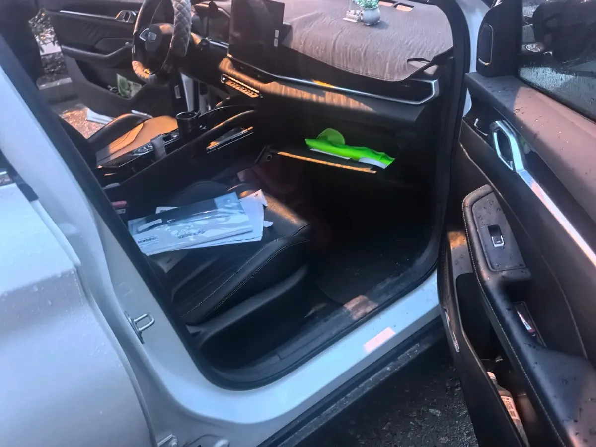 2025 Geely Coolray 1.5T 181HP L4 7DCT,autocango,china used car exporter,china ev exporter,chinese used car exporter,chinese used ev exporter