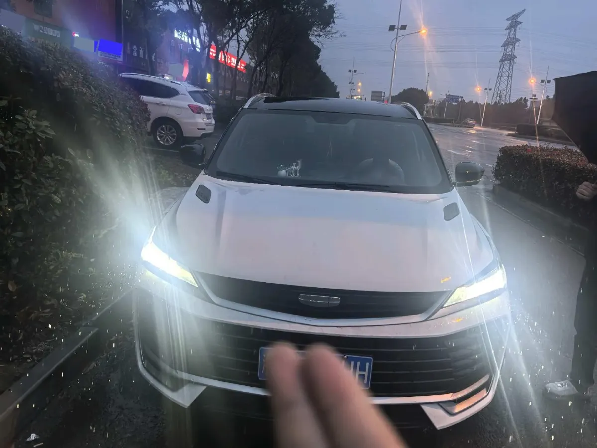 2025 Geely Coolray 1.5T 181HP L4 7DCT,autocango,china used car exporter,china ev exporter,chinese used car exporter,chinese used ev exporter