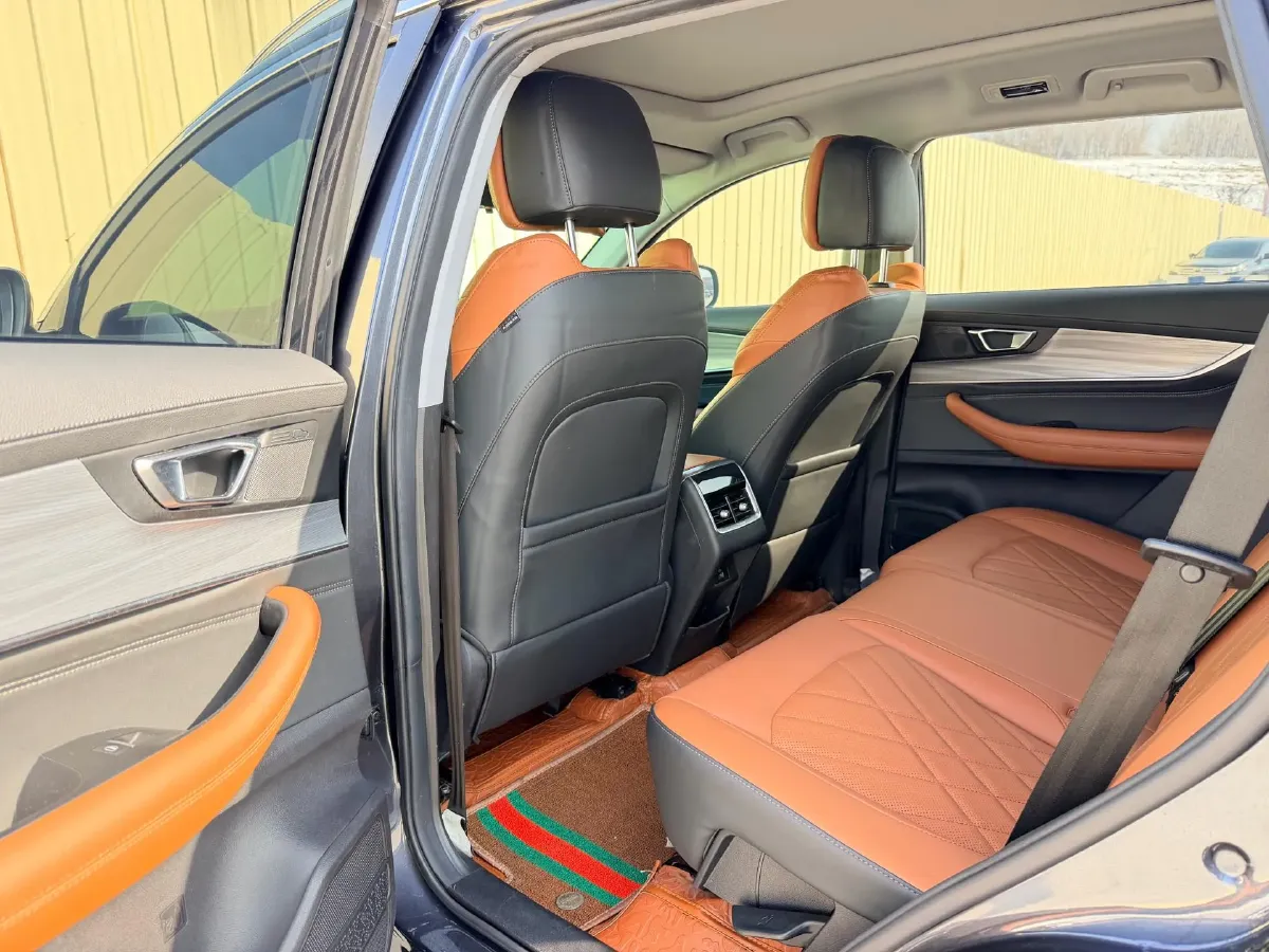 2021 Chery Tiggo 8 Plus 1.6T 197HP L4 7DCT,autocango,china used car exporter,china ev exporter,chinese used car exporter,chinese used ev exporter