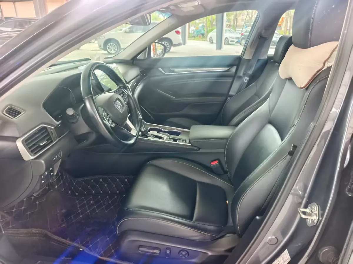 2022 Honda Accord 1.5T 194HP L4 CVT,autocango,china used car exporter,china ev exporter,chinese used car exporter,chinese used ev exporter