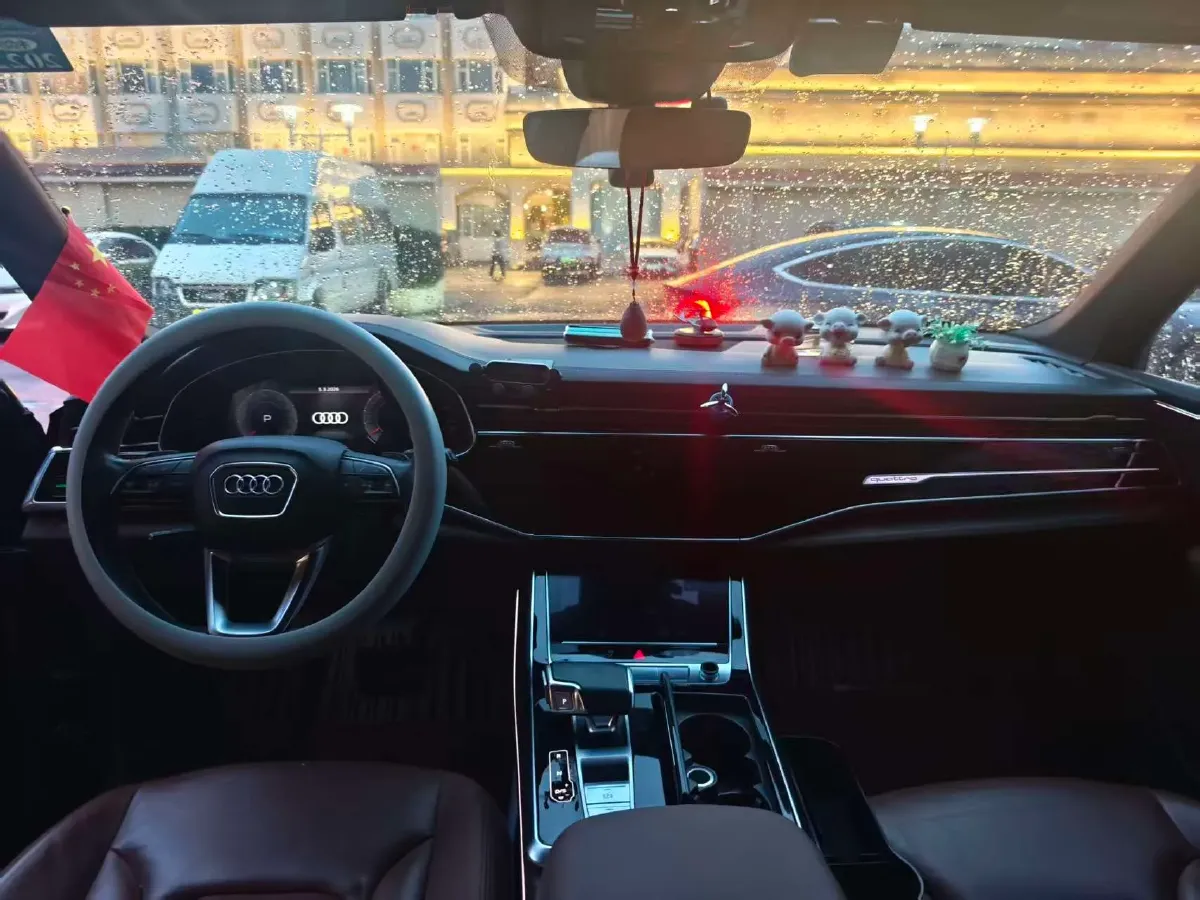 2020 Audi Q7 2.0T 245HP L4 8AT,autocango,china used car exporter,china ev exporter,chinese used car exporter,chinese used ev exporter