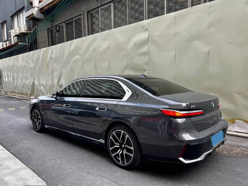 2023 BMW i7 BEV 101.7KWH,autocango,china used car exporter,china ev exporter,chinese used car exporter,chinese used ev exporter