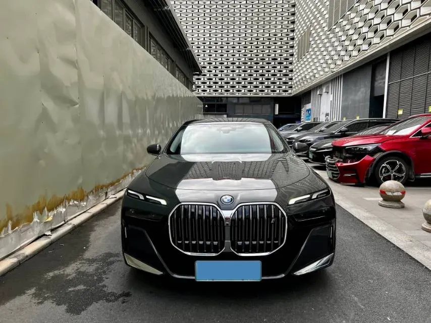 2023 BMW i7 BEV 101.7KWH,autocango,china used car exporter,china ev exporter,chinese used car exporter,chinese used ev exporter