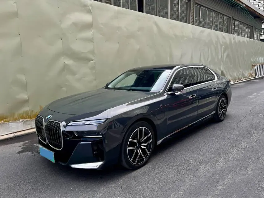 2023 BMW i7 BEV 101.7KWH,autocango,china used car exporter,china ev exporter,chinese used car exporter,chinese used ev exporter